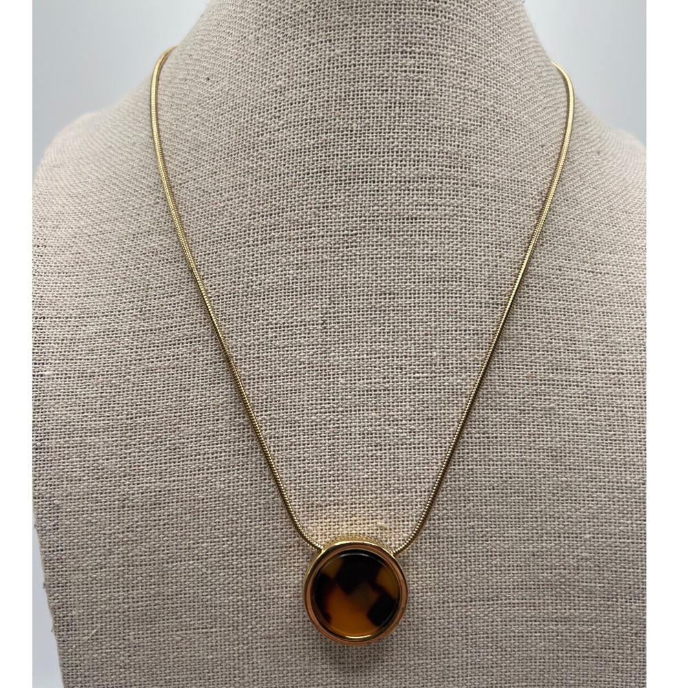 Nine West Tortoise Pendant Necklace Gold Tone Quiet Luxury 14.5" Choker